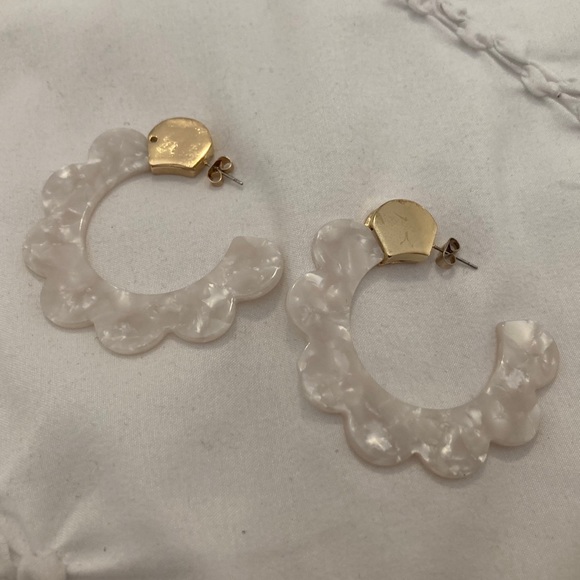 Scalloped Hoop Earrings - Picture 1 of 3